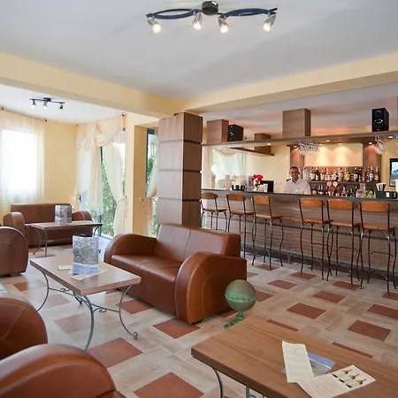 Merlin Club 3* ロゼネッツ