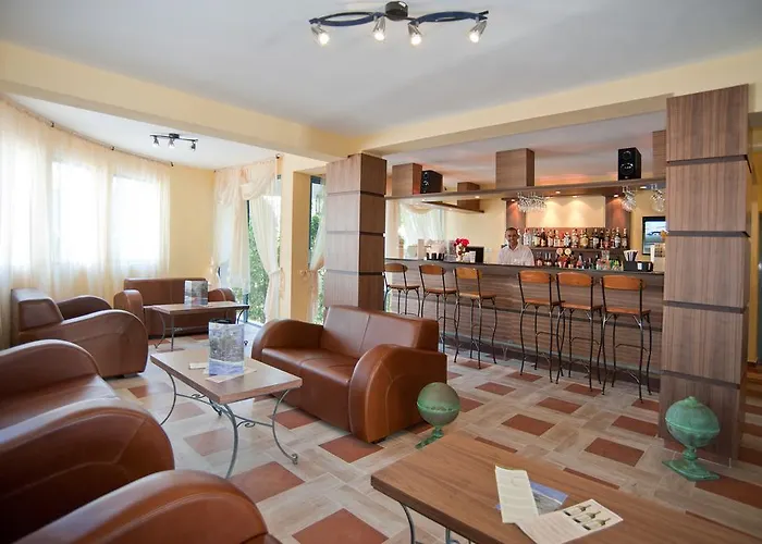 Merlin Club 3* 로제넷츠